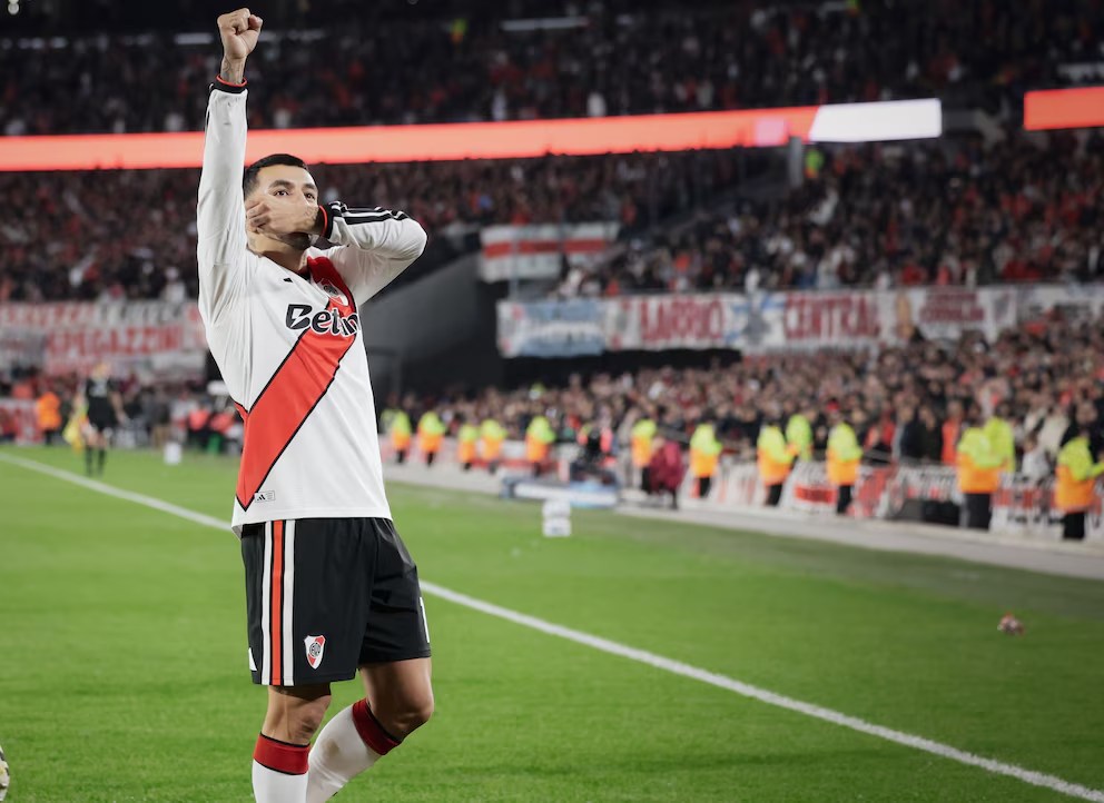 Vélez reaccionó a tiempo y le arrebató el triunfo a&nbsp;River